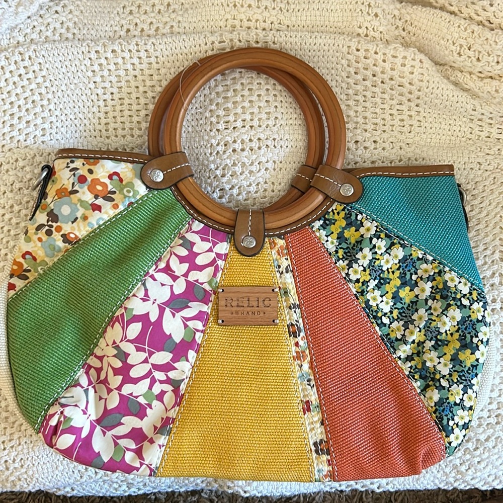 Relic multi colored purse NWT